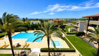 Charming Two-Bedroom Apartment in a Private Condominium in Vilamoura, Property for sale in Vilamoura, Albufeira, PP176416