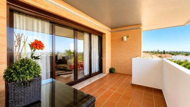 Charming Two-Bedroom Apartment in a Private Condominium in Vilamoura, Property for sale in Vilamoura, Albufeira, PP176416