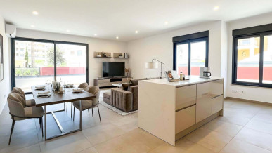 Elegant Three-Bedroom Apartment with Private Terrace, Property for sale in Vilamoura, Albufeira, PP176417