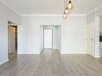 1 bedroom Property in Lisbon, Property for sale in JL-97694