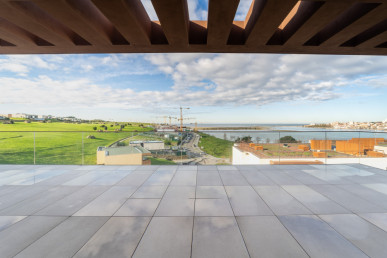 Penthouse T4 em Vila Nova de Gaia na Quinta Marques Gomes, Property for sale in Canidelo, Vila Nova de Gaia, DL19299-DA