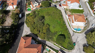 Land for construction with an area of 1,253m2, 10mins from Costa da Caparica beach, Property for sale in DL31469