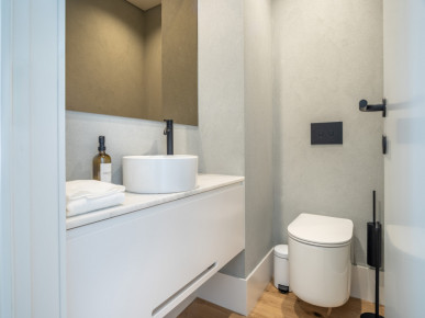 New and furnished 2 bedroom flat, with AL in Foz Douro, Property for sale in Aldoar, Foz do Douro e Nevogilde, Porto, DL33217