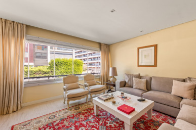 3 bedroom flat, with good areas, next to Casino Estoril, Property for sale in DL33506
