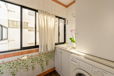 3 bedroom flat, with good areas, next to Casino Estoril, Property for sale in DL33506