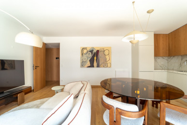 New 1 bedroom flat, furnished with balcony and garage, Property for sale in Cedofeita, Santo Ildefonso, Sé, Miragaia, São Nicolau e Vitória, Porto, DL33642