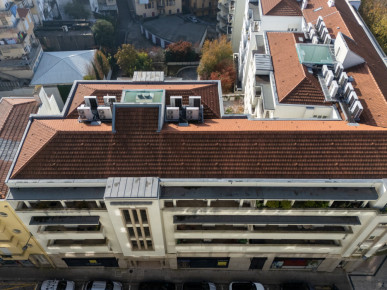 1 bedroom flat with balcony, in Rua de Sá de Bandeira, Property for sale in DL35766