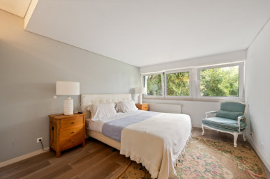 4 bedroom duplex flat in private condominium, central Cascais, Property for sale in Cascais e Estoril, Cascais, DL35767