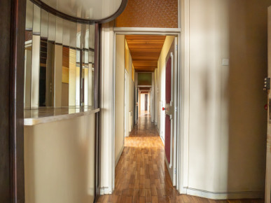 6 bedroom flat for renovation in the centre of Porto, Property for sale in Cedofeita, Santo Ildefonso, Sé, Miragaia, São Nicolau e Vitória, Porto, DL35801