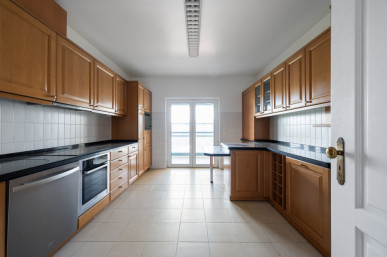 3 Bedroom Duplex Apartment with Sea View, in Gandarinha, Cascais, Property for sale in Cascais e Estoril, Cascais, DL36472