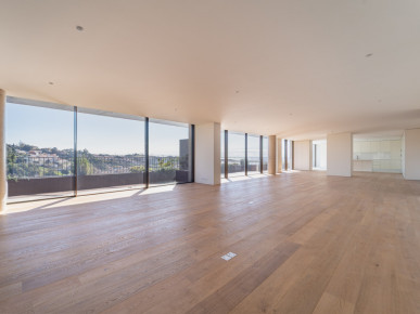3 bedroom flat with River and Sea View, in Panorama Douro Residence, Property for sale in DL36998