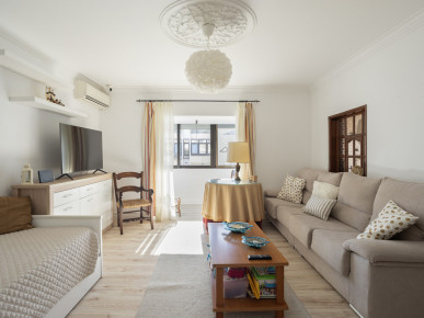 2 bedroom flat, next to the beach, in Costa da Caparica, Property for sale in DL37118
