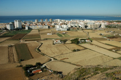 2 bedroom flat, next to the beach, in Costa da Caparica, Property for sale in DL37118