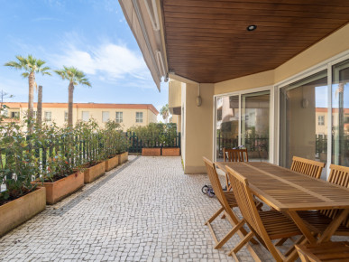 4+1 Bedroom Apartment with Sea View and Terrace in Pinhais da Foz, Property for sale in Aldoar, Foz do Douro e Nevogilde, Porto, DL38148