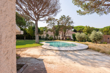 House to Recover, Quinta da Marinha, Cascais, Property for sale in Cascais e Estoril, Cascais, DL33662