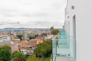 1 bedroom flat with garage, balcony and storage, in downtown Porto, Property for sale in Cedofeita, Santo Ildefonso, Sé, Miragaia, São Nicolau e Vitória, Porto, DL35343