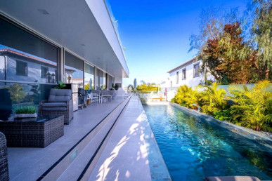 Contemporary Four-Bedroom Villa with Sea Views in Cerro das Mós, Lagos, Property for sale in Lagos, Faro, PP176421