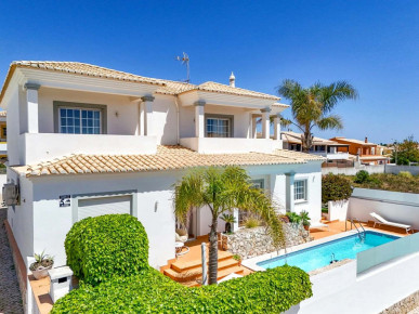 Renovated Six-Bedroom Villa with Sea Views near Porto de Mós Beach, Property for sale in Lagos, Faro, PP176423