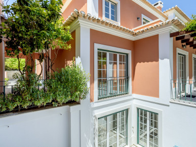 4+1 bedroom villa, inserted in a gated community, in Bicesse, Cascais, Property for sale in Alcabideche, Cascais, DL38372