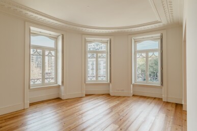 2 bedroom Property in Lisbon, Property for sale in JL-97945