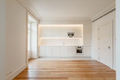 2 bedroom Property in Lisbon, Property for sale in JL-97945
