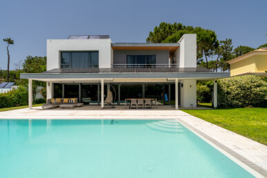 5 bedroom Property in Almada, Property for sale in JL-98191