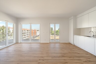 3 bedroom Property in Barreiro, Property for sale in JL-98196