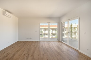 3 bedroom Property in Barreiro, Property for sale in JL-98196