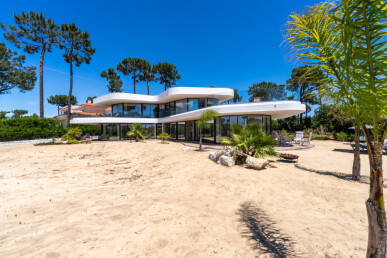5 bedroom Property in Almada, Property for sale in JL-98337