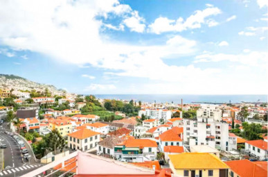 1 Bedroom Apartment With Sea View, Property for sale in PP175166