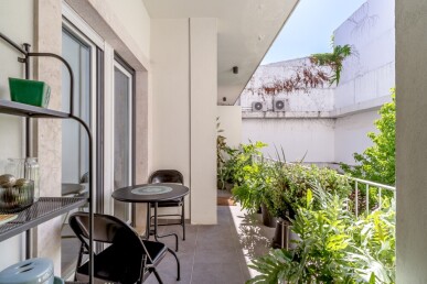 1 bedroom Property in Lisbon, Property for sale in JL-98465
