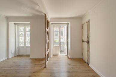 2 bedroom Property in Lisbon, Property for sale in Santo António, Lisbon, JL-98608