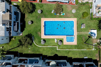 Renovated 3-Bedroom Duplex Apartment With Private Rooftop In Vilamoura, Property for sale in Vilamoura, Albufeira, PP176248