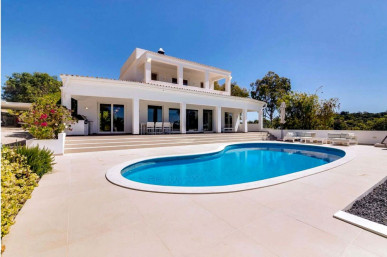 Traditional Algarvian 3 bedroom Villa, Property for sale in Loulé, Faro, PP176359