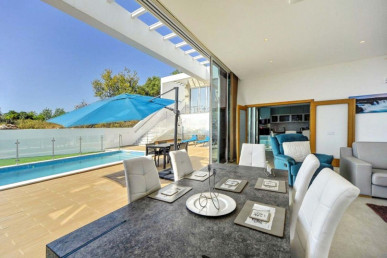 Contemporary Villa with Panoramic Ocean Views and Rooftop Terrace, Property for sale in Loulé, Faro, PP176432