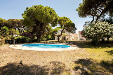 Exclusive Five-Bedroom Golf Front Villa on a 3,040 m² Plot in Prime Vilamoura, Property for sale in Vilamoura, Albufeira, PP176436