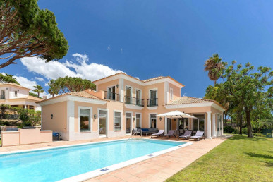 Beautiful villa in Fazenda Santiago, Property for sale in Almancil, Loulé, PP176452