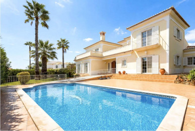 Elegant Family Villa in Varandas do Lago, Property for sale in Almancil, Loulé, PP176455