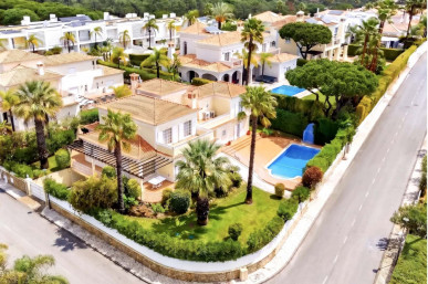 Elegant Family Villa in Varandas do Lago, Property for sale in Almancil, Loulé, PP176455