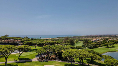 Prime Vale do Lobo Villa with Stunning Golf Course Views, Property for sale in Almancil, Loulé, PP176457