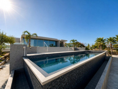 Brand New Villa with an Annexe and Sea Views, Property for sale in PP176469