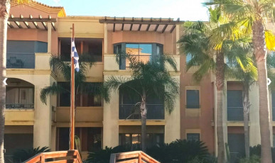 Sunlit 2-Bedroom Top-Floor Apartment Overlooking the Pool in The Residences, Property for sale in Vilamoura, Albufeira, PP176466