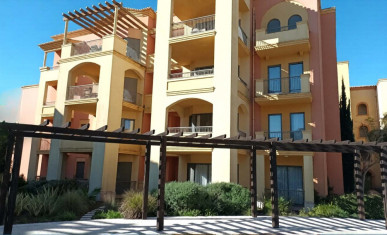 Spacious 3-Bedroom Apartment with Pool Views in The Residences, Property for sale in Vilamoura, Albufeira, PP176470