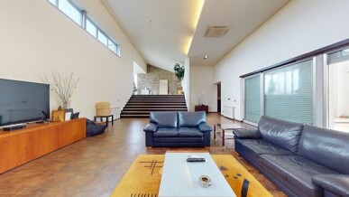 7 bedroom Property in Vila Flor, Property for sale in JL-98356