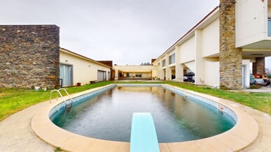 7 bedroom Property in Vila Flor, Property for sale in JL-98356
