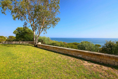 Frontline - One of the most unique properties in the Algarve, Property for sale in Albufeira e Olhos de Água, Albufeira, PP1525
