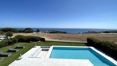 Stunning Villa Frontline Ocean View With 6 Bedrooms, Property for sale in PP173024