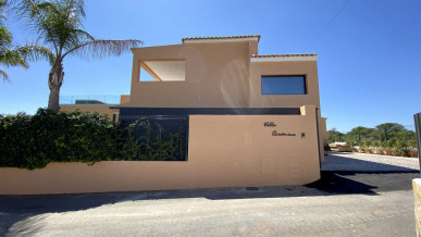 Stunning Villa Frontline Ocean View With 6 Bedrooms, Property for sale in PP173024