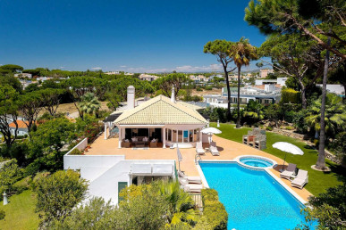 Elevated Family Villa in the Heart of Vale do Lobo, Property for sale in Almancil, Loulé, PP176473