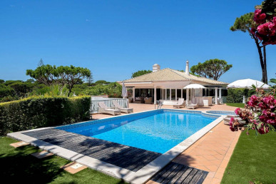 Elevated Family Villa in the Heart of Vale do Lobo, Property for sale in Almancil, Loulé, PP176473